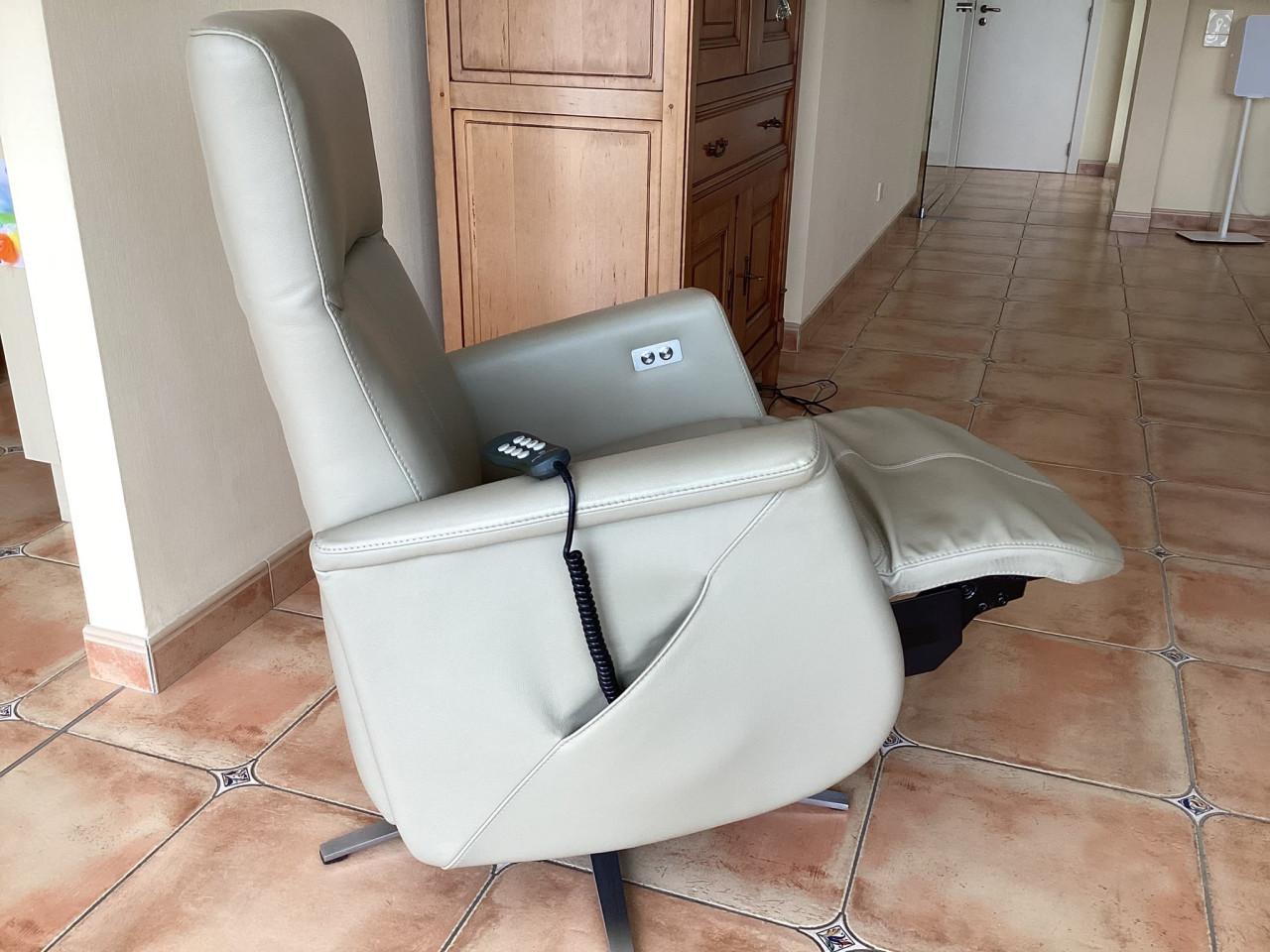 Prominent sta op fauteuil Small