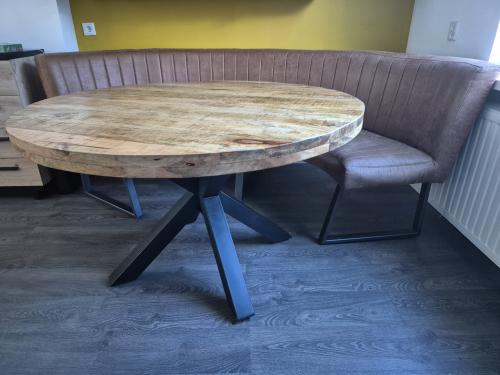Ronde eetkamer bank