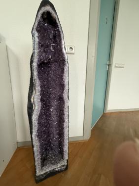 Grote amethyst geode 118 cm hoog