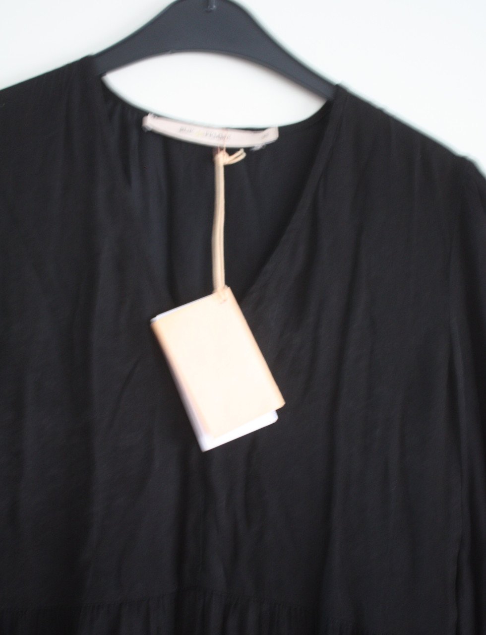 Nieuwe zwarte jurk met v hals  maat xs