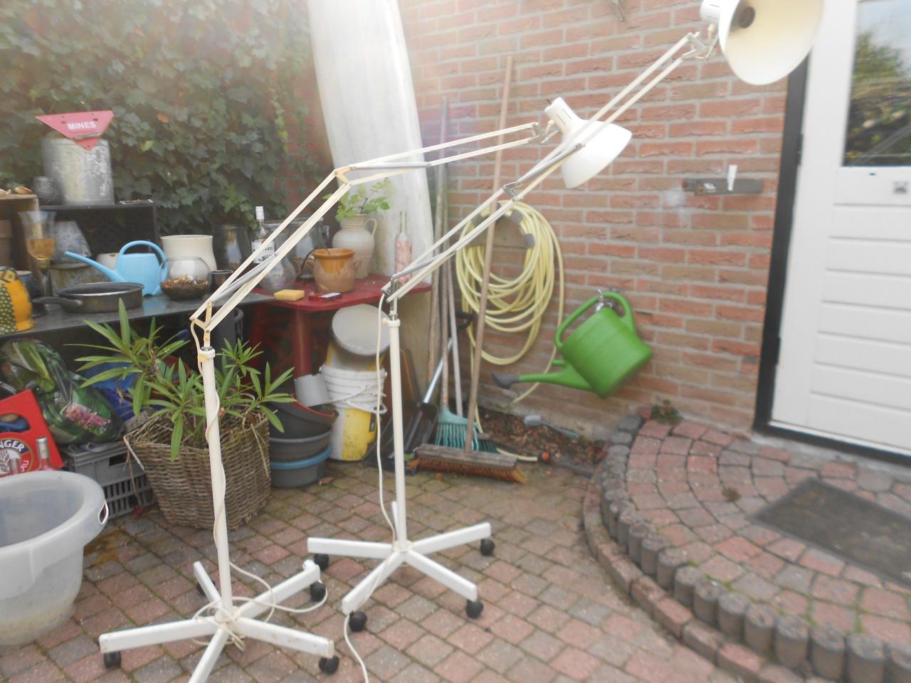 Twee vintage Hala zeist vloerlampen vloer lamp op wieltjes