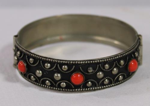 Armband met bloedkoraal