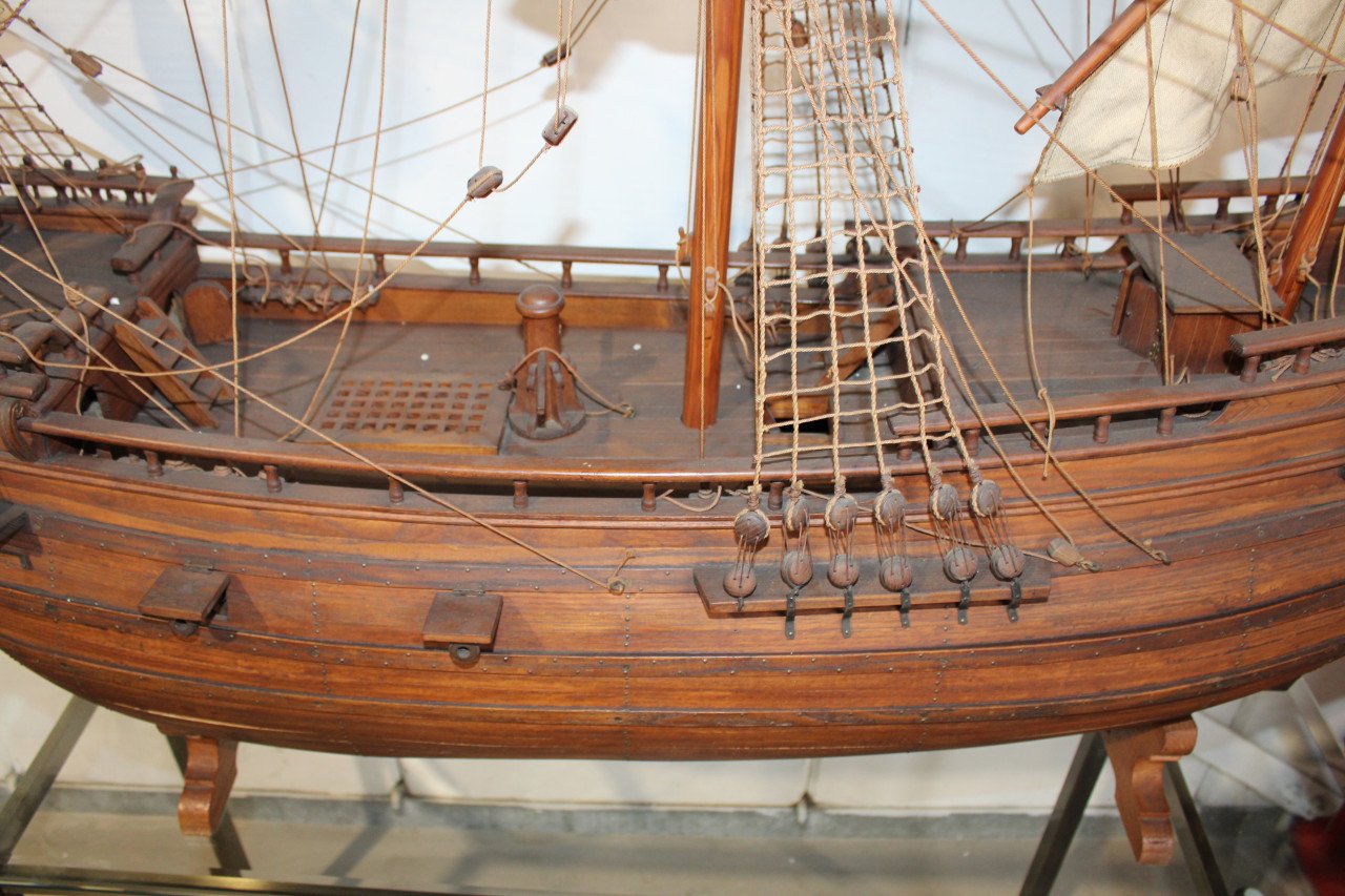 Zelfgebouwd VOC modelschip De Halve Maen