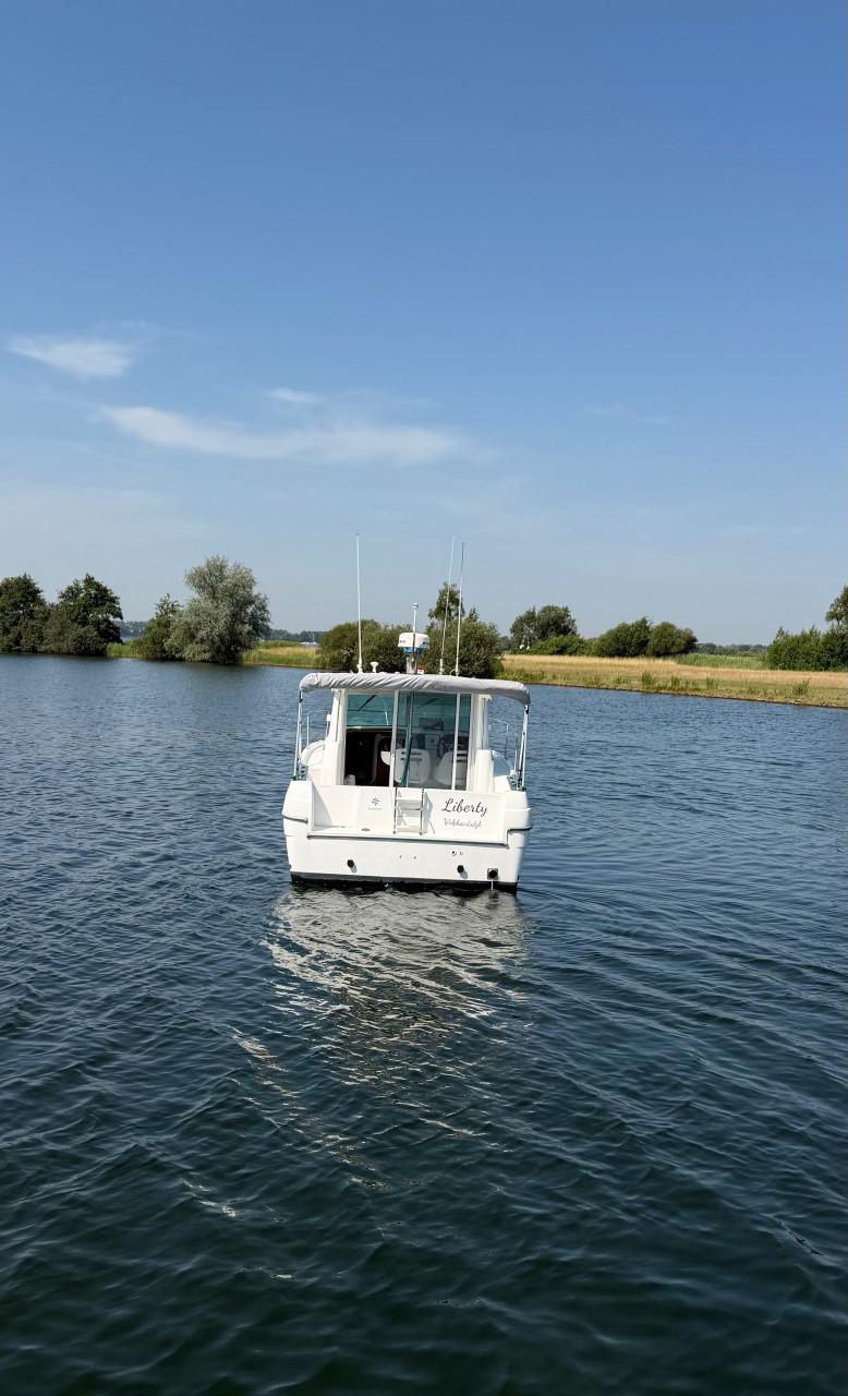 Jeanneau Merry Fisher 695 diesel sportvisboot en gezinsboot