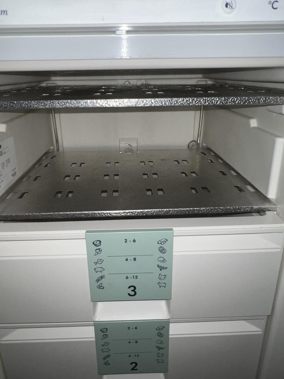 Liebherr 4 laden Vrieskast 85x61 cm. Inhoud vriezer 120 liter klasse A+