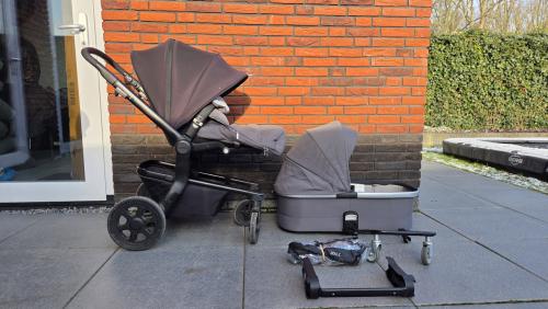 Joolz Hub kinderwagen – compleet (wieg, zitje, slaapzak etc)