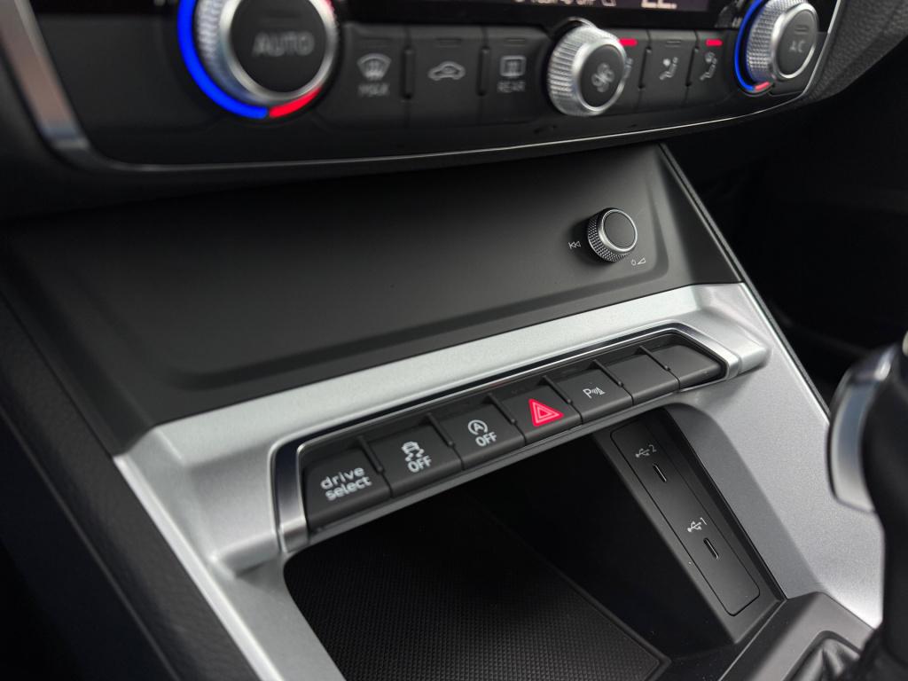 Audi Q3 sportback 35 tfsi pro line * panoramadak * carplay * navigatie * pd