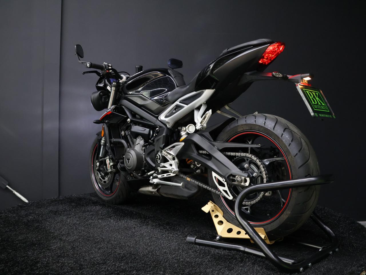 STREET TRIPLE RS | Phantom Black
