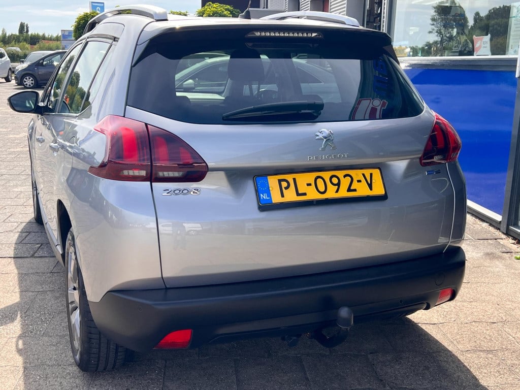 Peugeot 2008 1.2 puretech blue lion