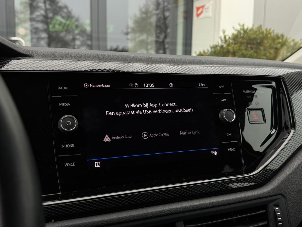Volkswagen Taigo 1.0 tsi life business * carplay * stoelverwarming * pdc 2x