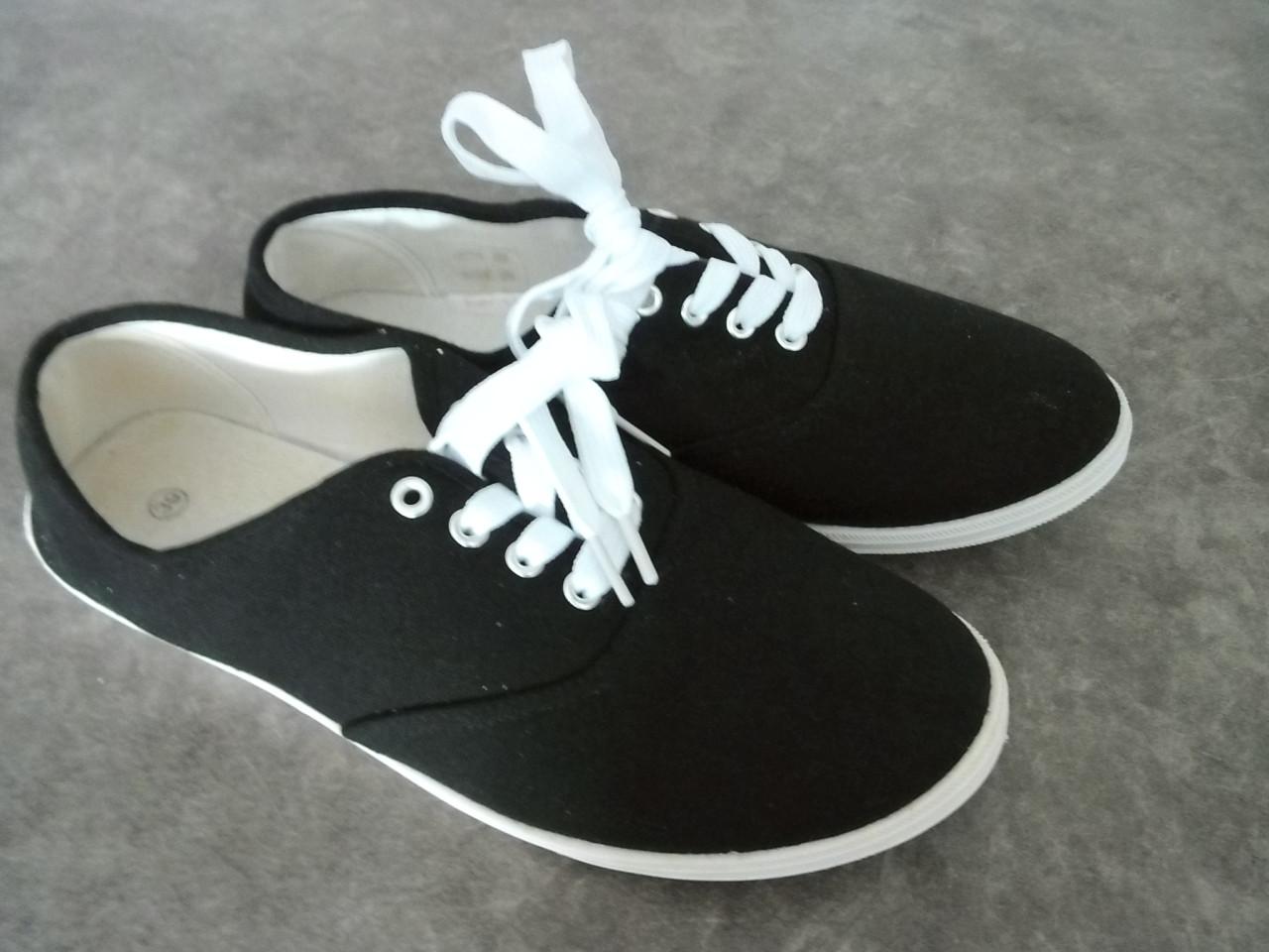 Gymschoenen maat 39 en 40.