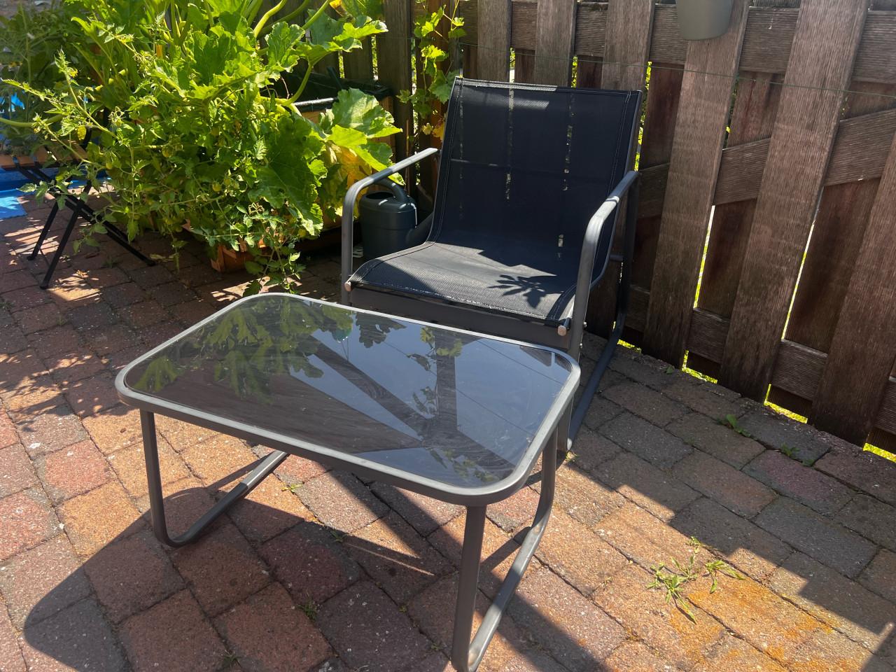 Tuinstoel met tafel