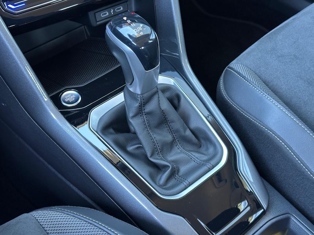 Volkswagen T-roc 1.5 tsi 150pk dsg style carplay | trekhaak | camera | keyl