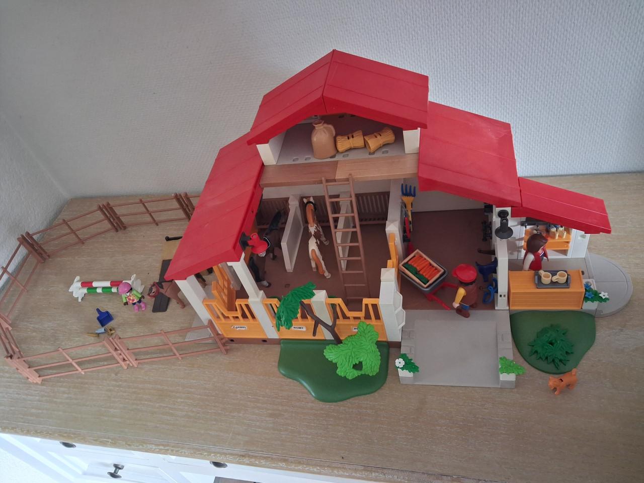 Playmobil manege met buitenbak setnr 4190