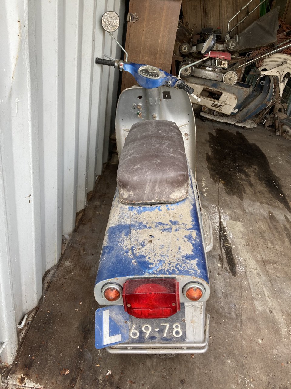 Motor scooter