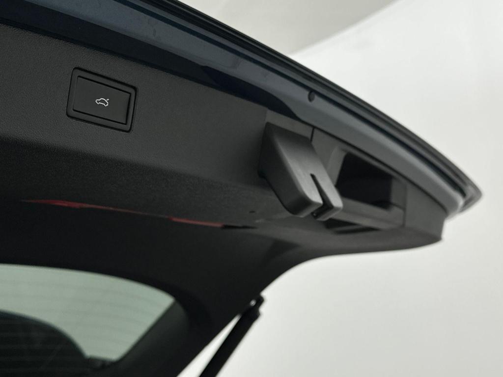 Volkswagen Tiguan limited edition 204 pk plug in hybride voordeel van € 3.5
