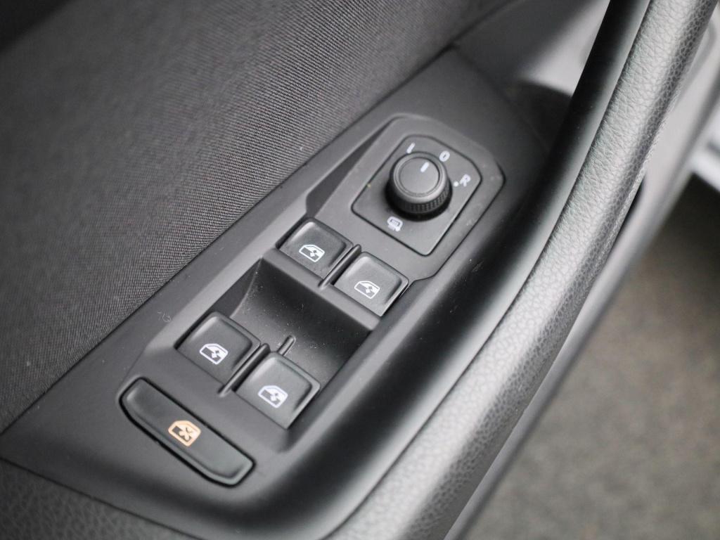 Volkswagen Passat variant 1.5 tsi business | automaat | lmv | parkeer senso