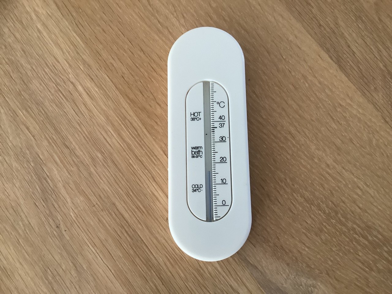 Ikea Commode Set: Mandjes Emmer, Kussen, Potje, Slab, Thermometer, Haken