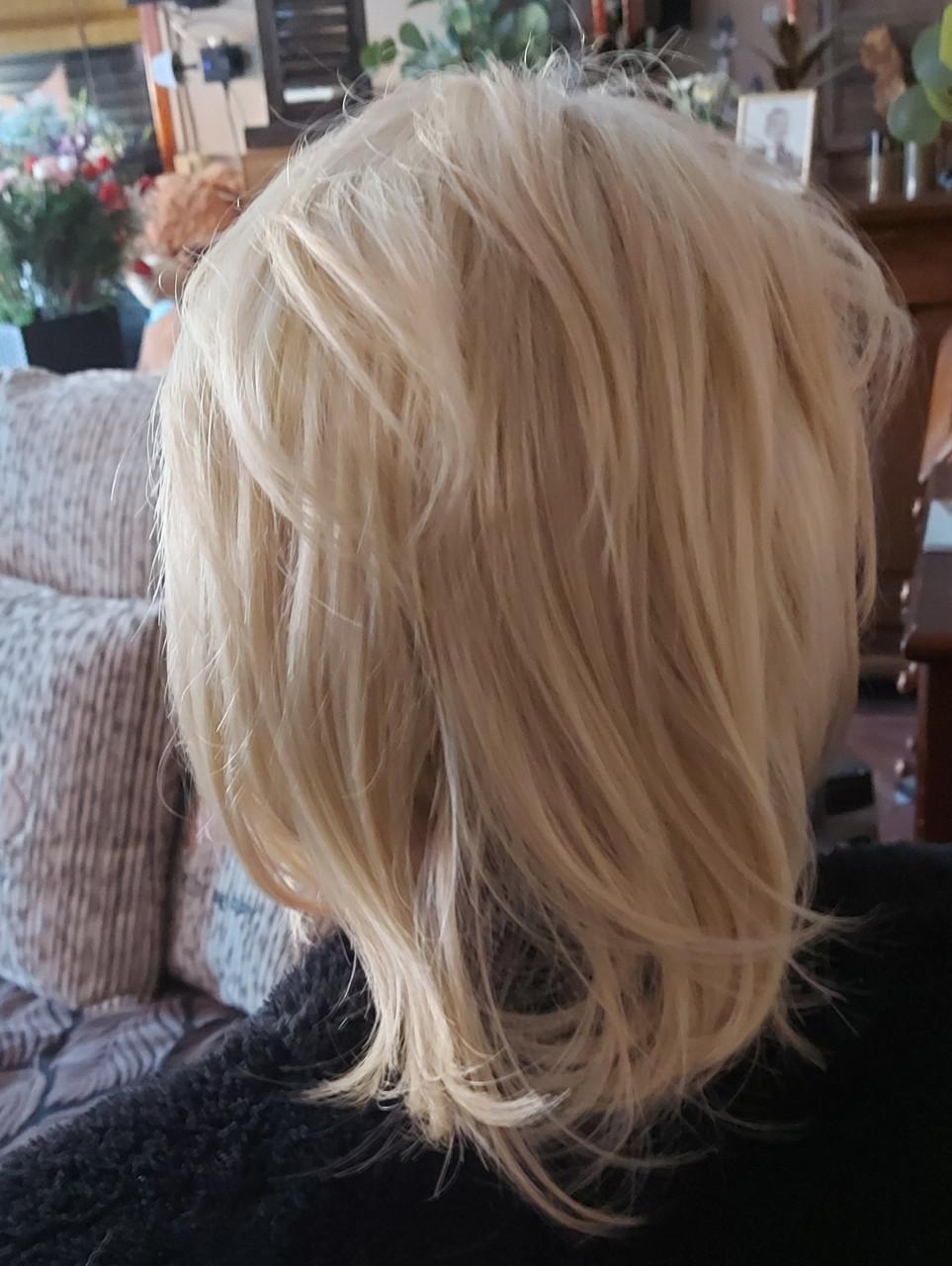 Korte pruiken. NIEUW