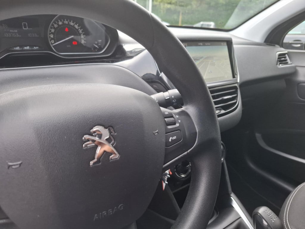 Peugeot 208 1.2 82 blue lion 5-drs airco/nav/park