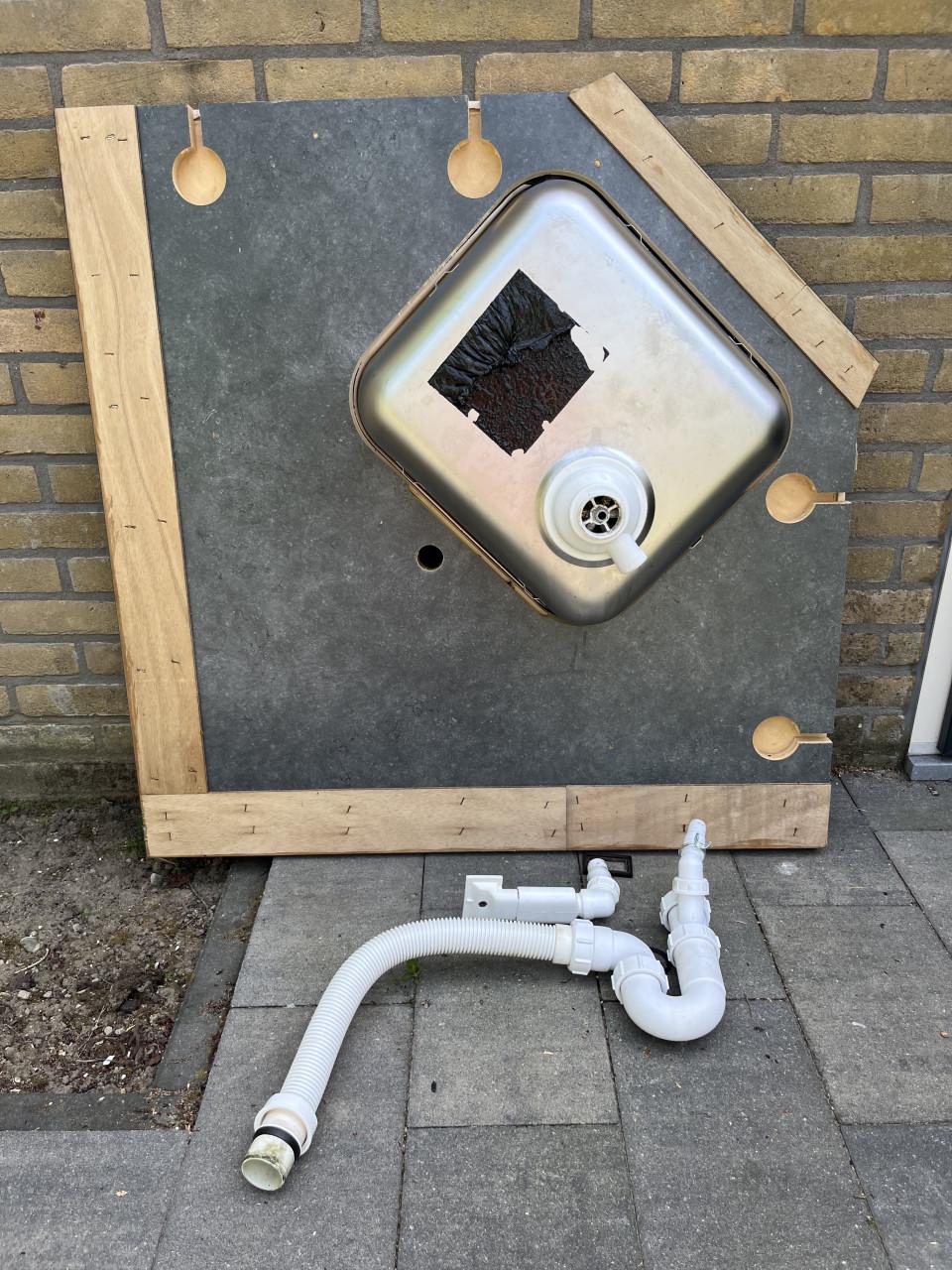 Spoelbak met afvoerset - Gratis