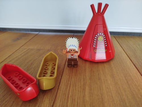 INDIAAN+TIPI TENT +2 KAJAKS