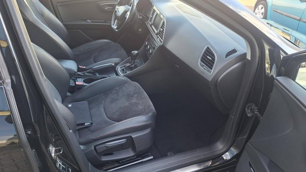 Seat Leon 1.8 TSI FR 180 pk 5deurs bj:2013 airco panodak lm-velgen i.z.g.st