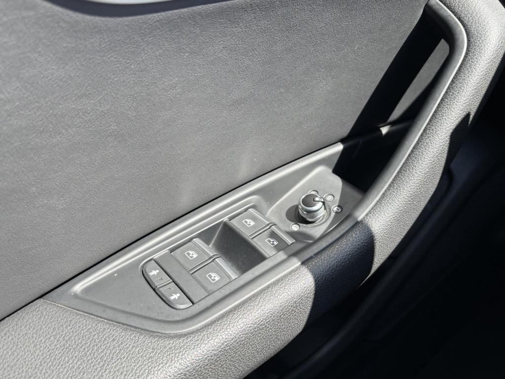 Audi A4 limousine 1.4 tfsi sport s line edition