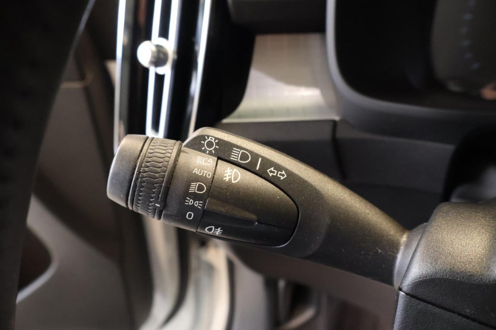 Volvo XC40 1.5 t5 twin engine momentum pro nl auto, trekhaak, el koffer,