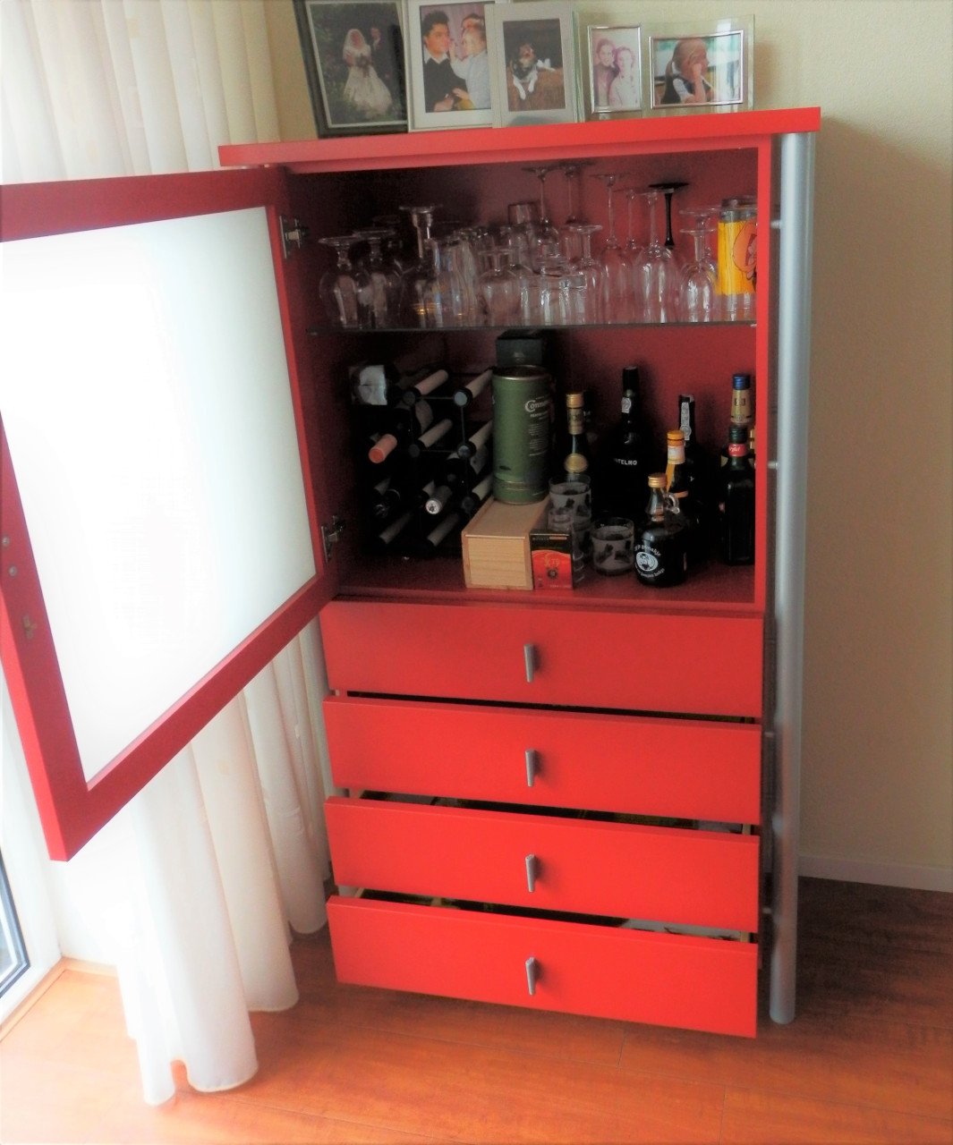 Moderne vitrinekast