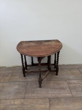 Antieke hangoor tafel