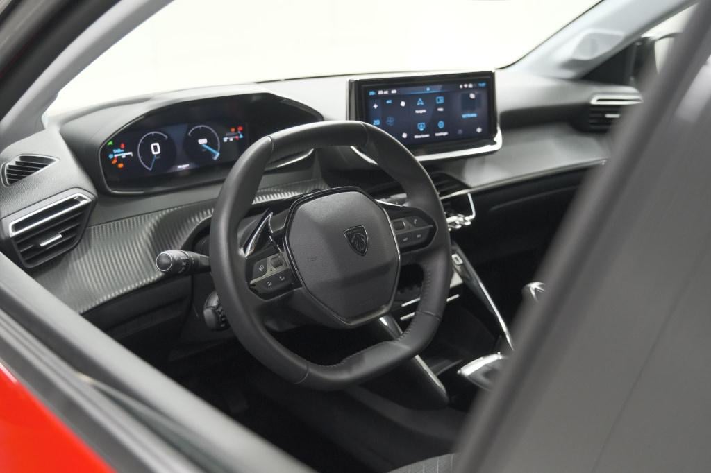 Peugeot 208 puretech 100 allure | camera | navigatie | parkeersensoren | ap