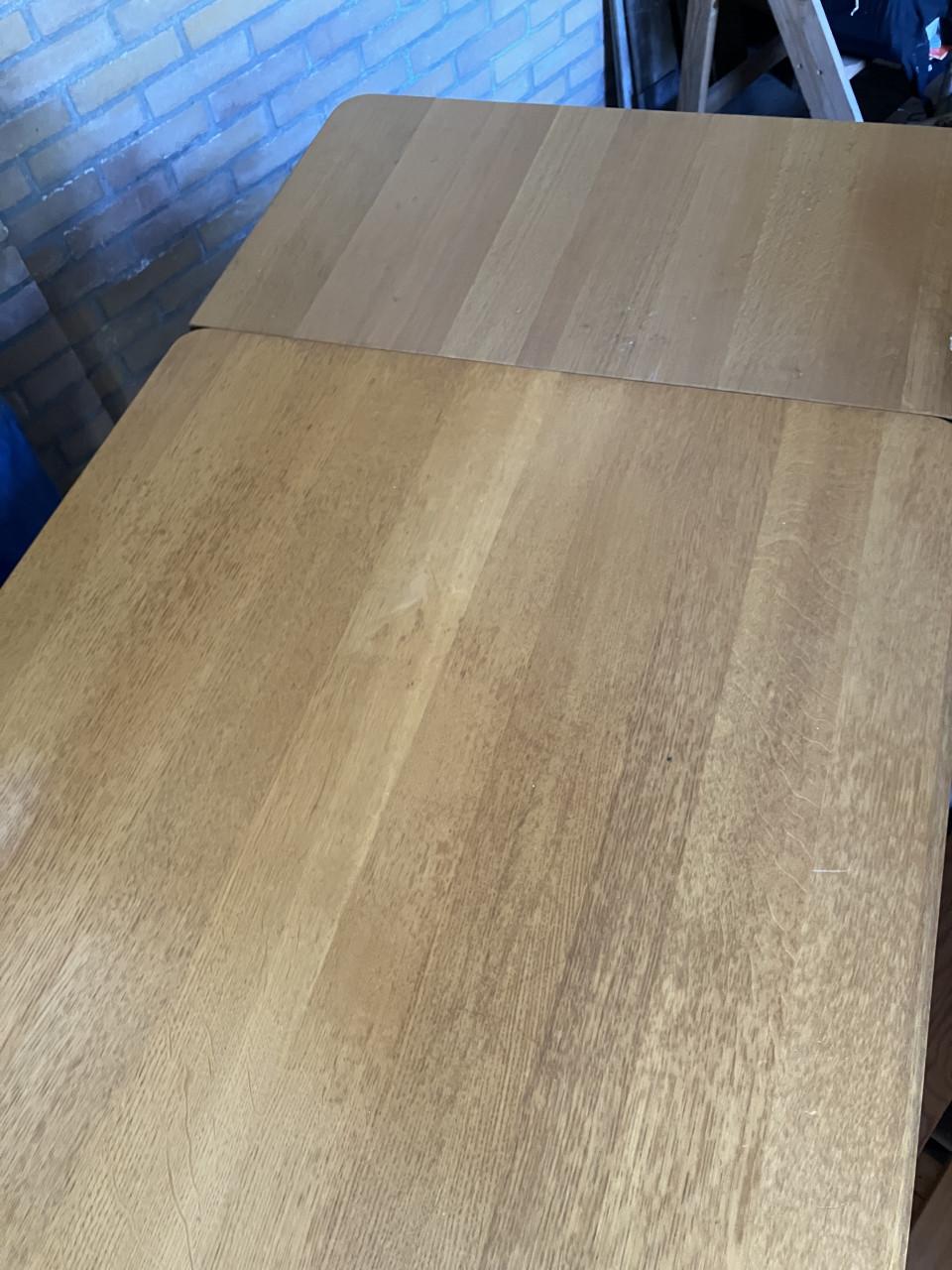 Gratis eetkamertafel met stoelen