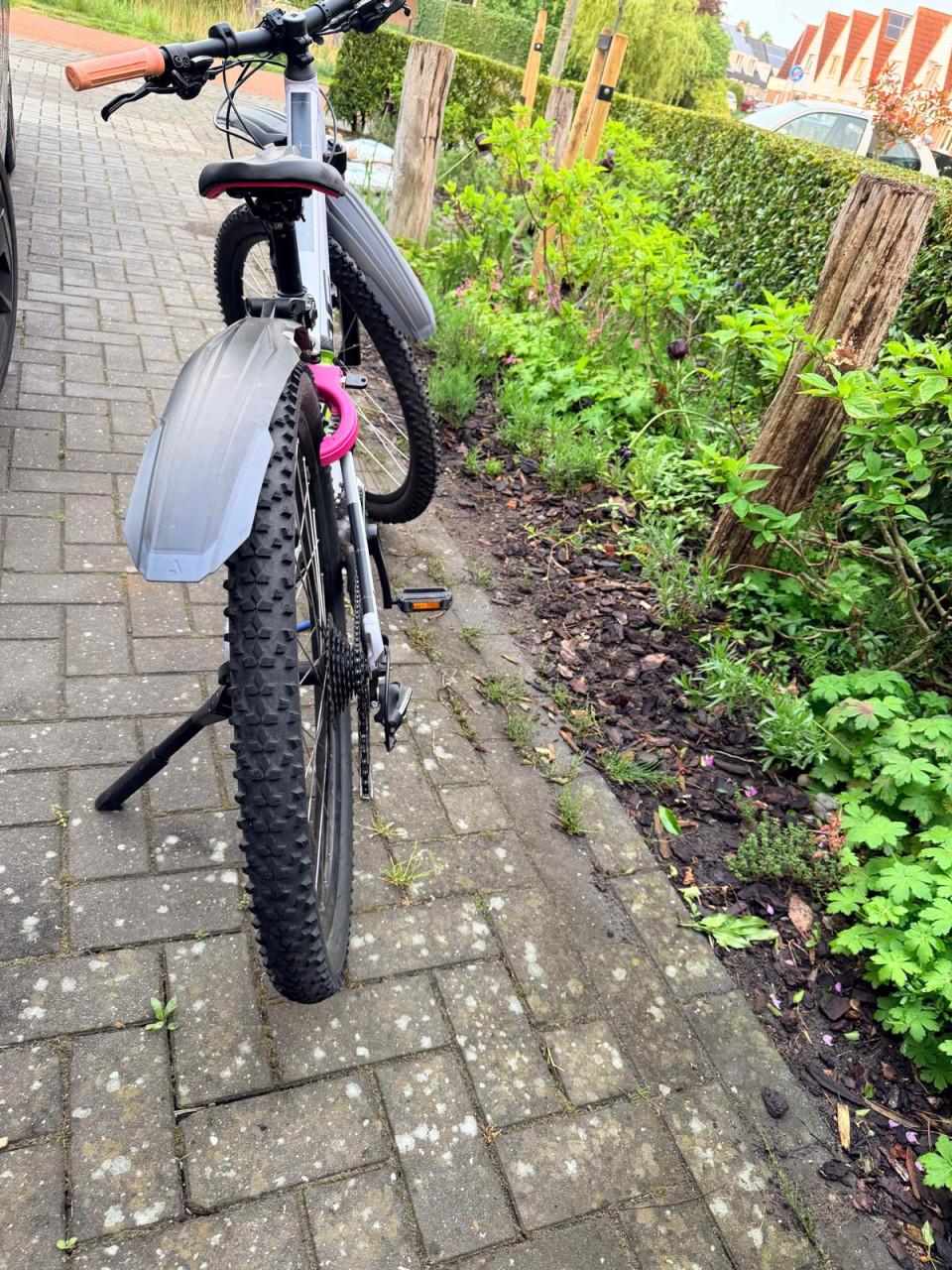 Kinder Cube Acid 240 mountainbike 24 inch