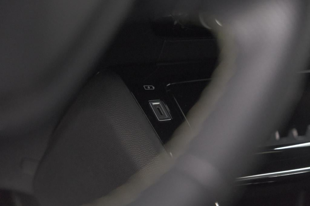 Peugeot 208 1.2 hybrid 145 e-dcs6 gt | alcantara pakket | camera | apple ca