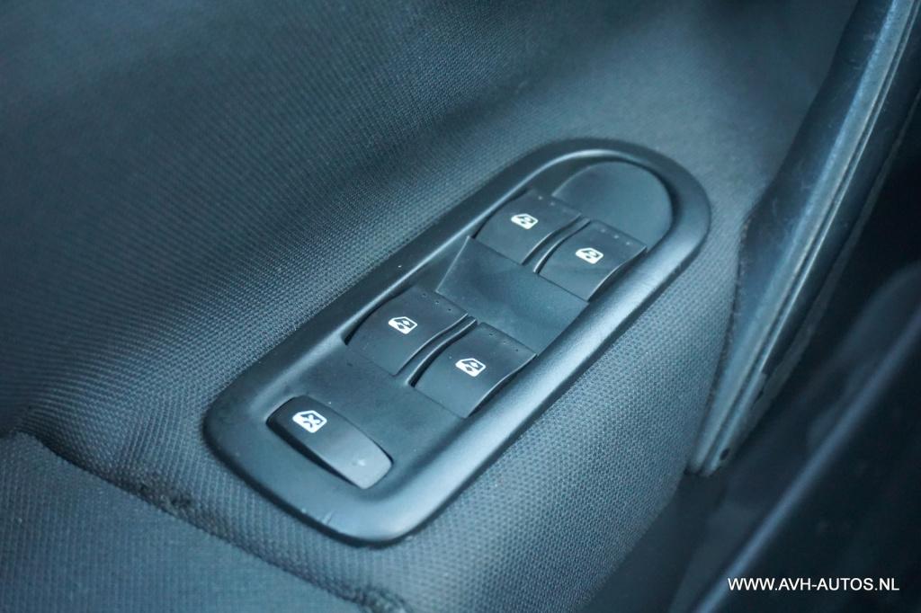 Renault Megane 1.6-16v business line, apk: 4-2027!