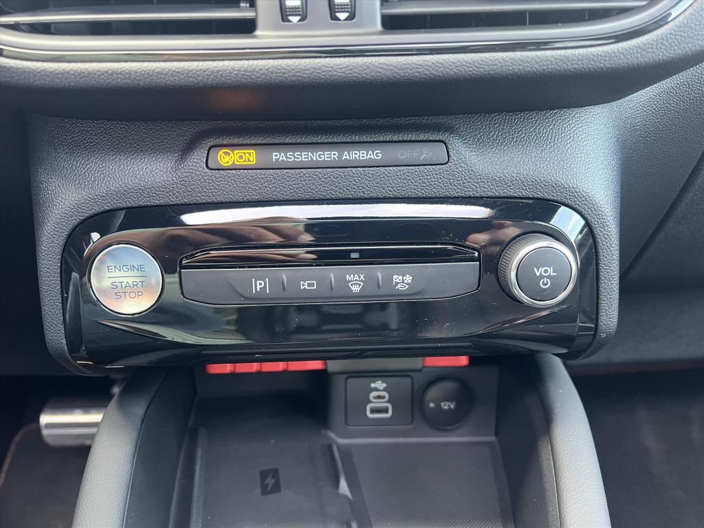 Ford Kuga 2.5 phev 243pk e-cvt st-line x , trekhaak , panodak , winterpack 