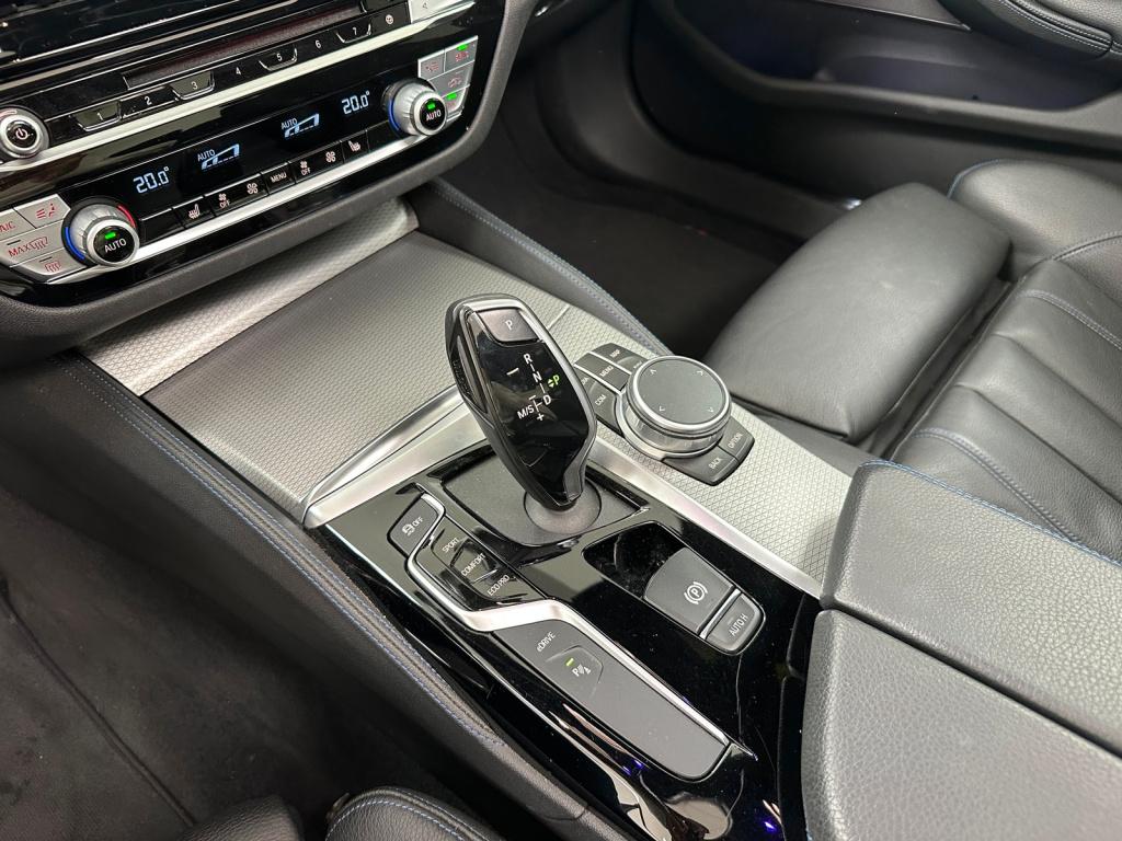 BMW 5 Serie 530e xdrive m-sport | harman/kardon | schuif/kanteldak | co-pil