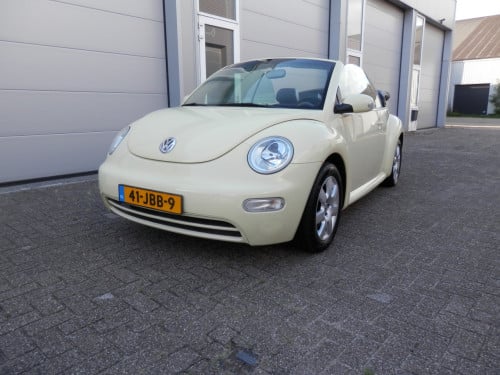 Auto Garant Biedt Aan:  Volkswagen Beetle (new) 1.6 Cabrio