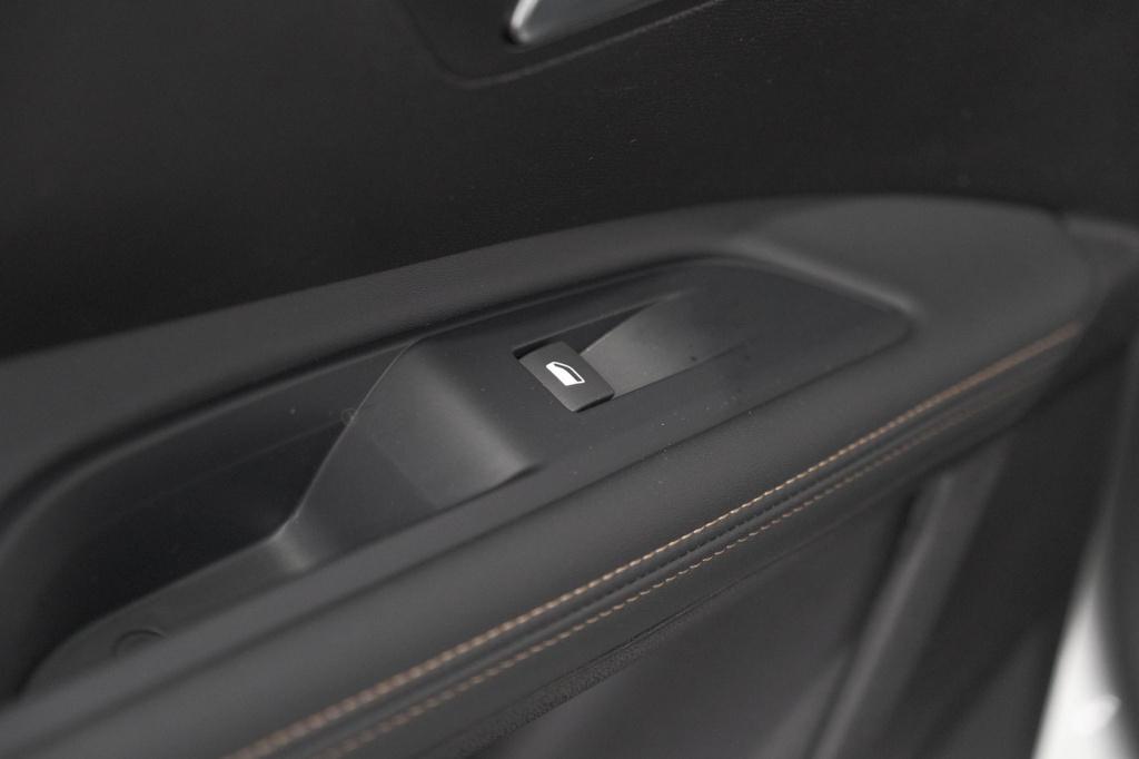 Peugeot 5008 puretech 130 eat8 gt-line | schuif-/kanteldak | trekhaak | ele