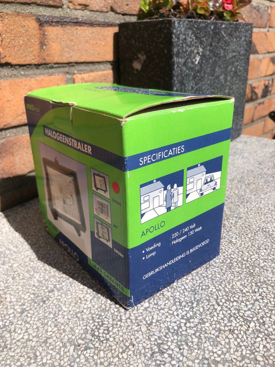 Buiten lamp nieuw in de doos.