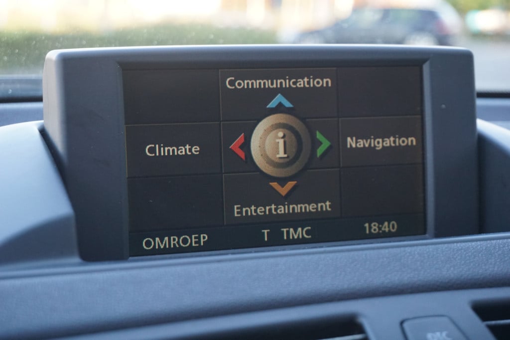 BMW 1 Serie 120i executive automaat - climate / navi / pano / cruise / park