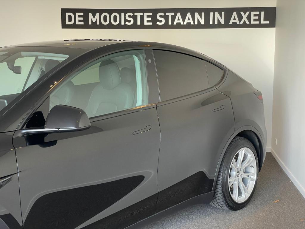 Tesla Model Y long range awd 75 kwh