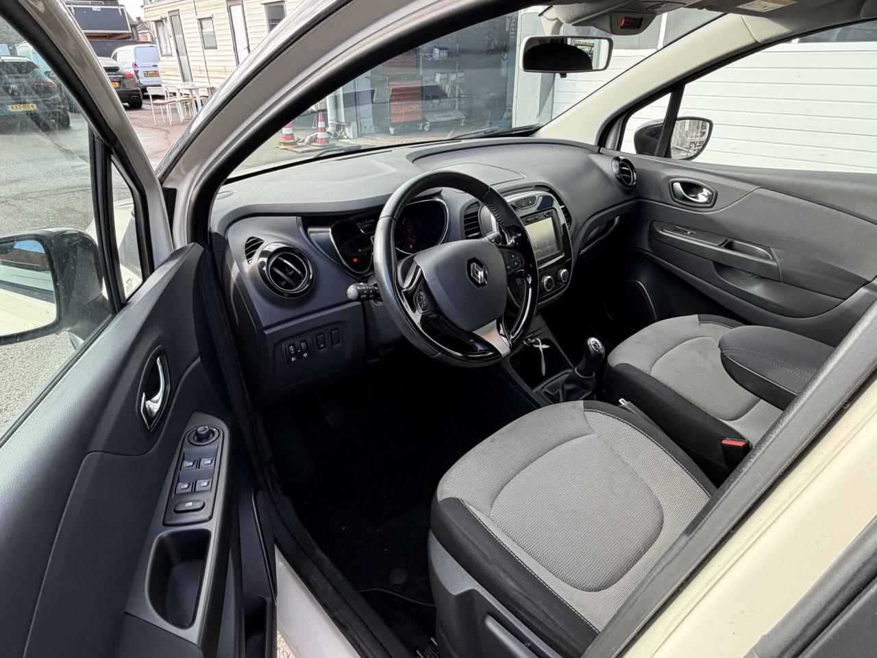 Renault Captur 0.9 Tce Bouwjaar 2016 NAP AIRCO ! ! !