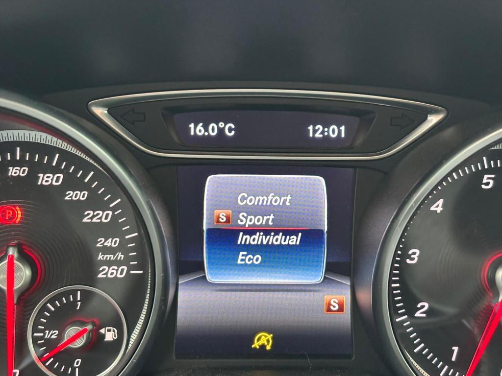 Mercedes-Benz Gla-klasse 180 122pk business solution, cruise control, elekt