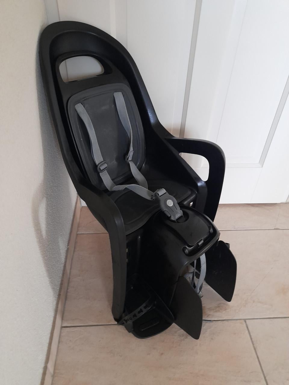 Polisport fietsstoeltjes / achterzitje (Groovy CFS)  in goede nette staat!