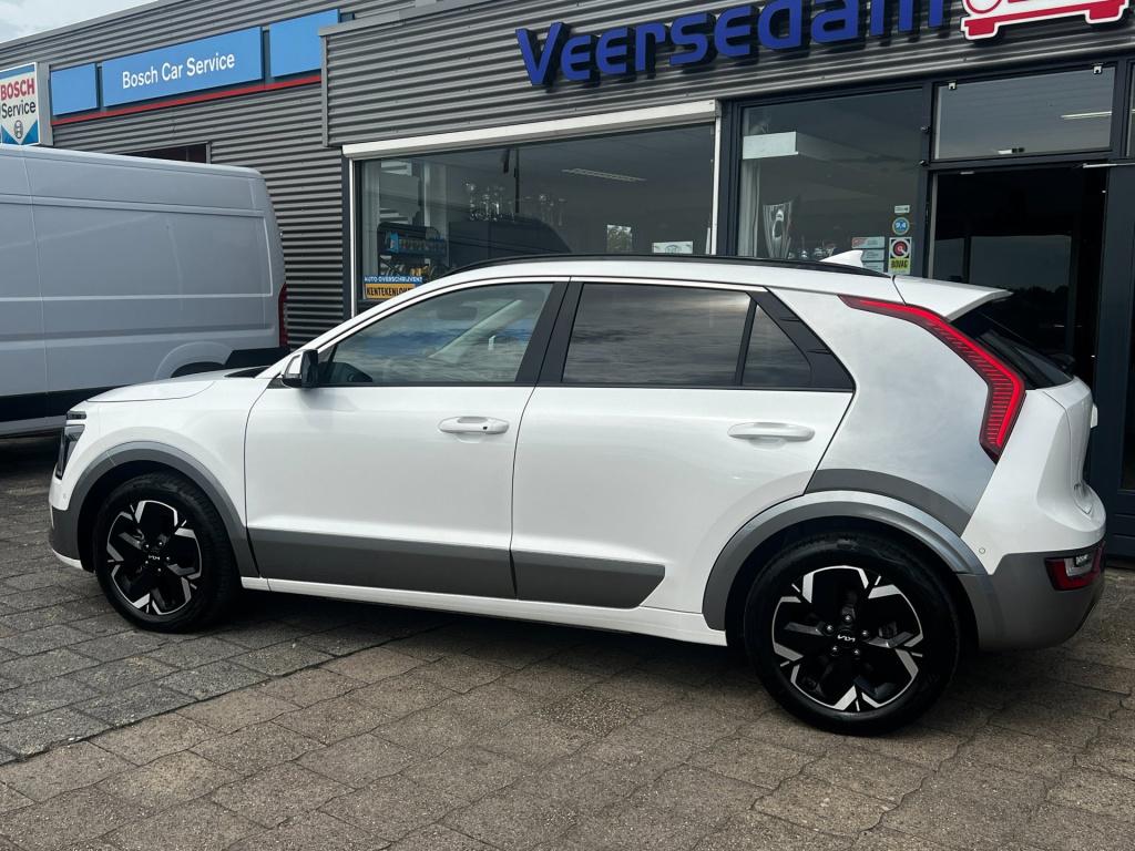 Kia Niro Ev executiveline 64.8 kwh full option, trekhaak afn. pearl white