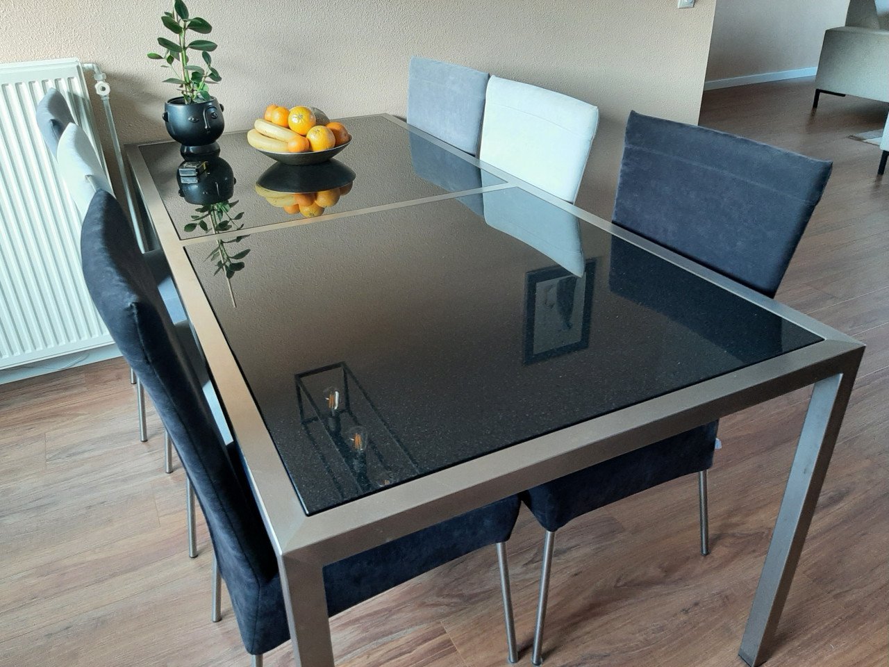 Eettafel en 6 stoelen
