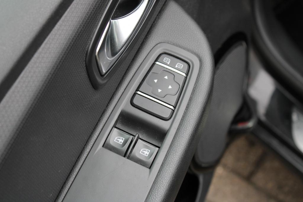 Renault Clio estate 0.9 tce limited