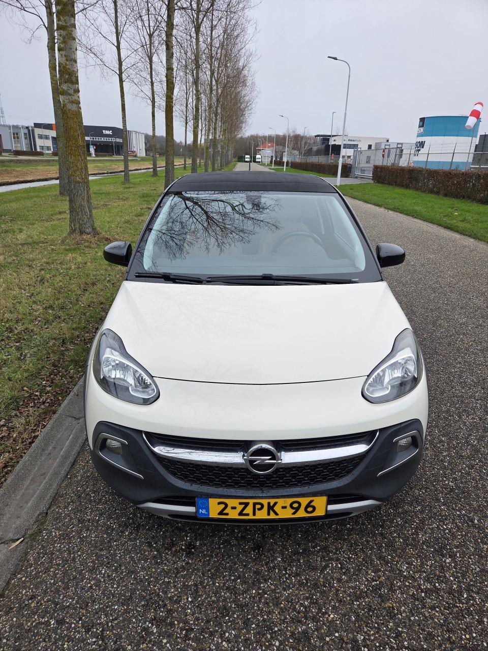 Mooie sportieve opel adam 1.0 turbo rocks 2015